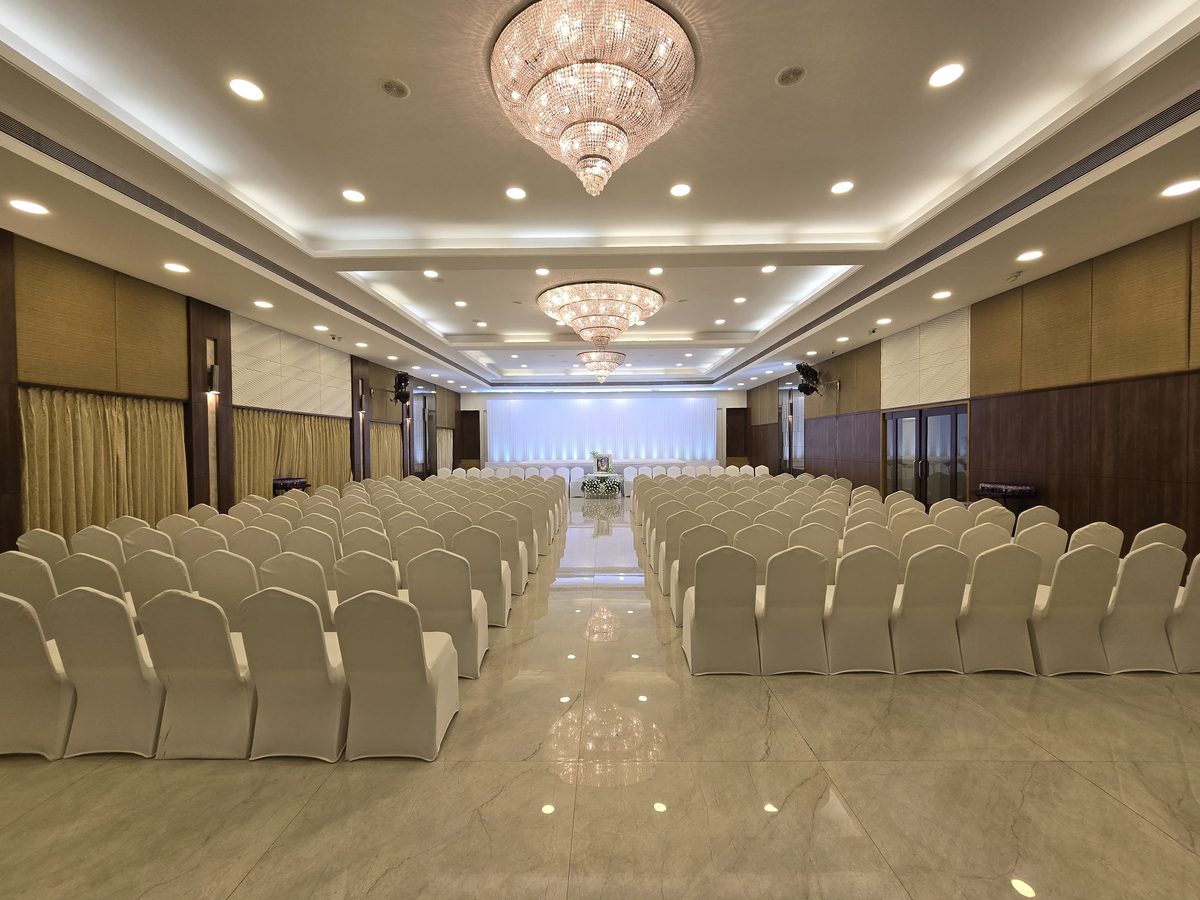 Conference seating arrangement in the hall