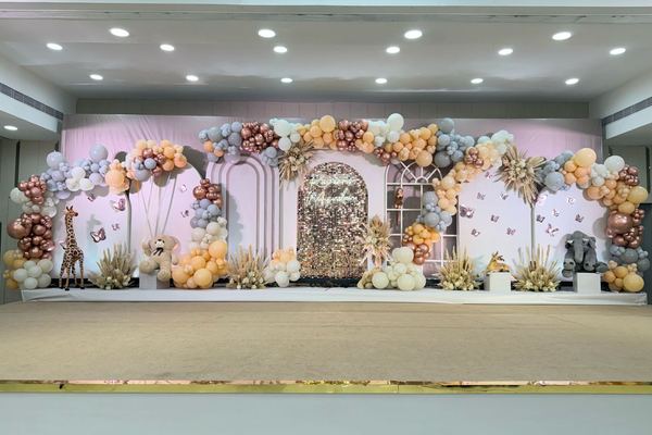 Balloon stage ballroom wide at Siddharth Banquets, Andheri West Mumbai