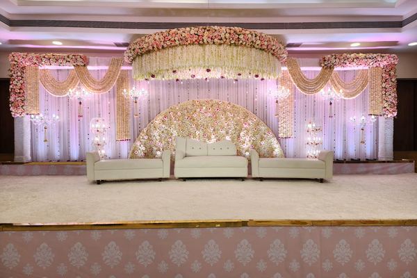 Blush gold reception stage at Siddharth Banquets, Andheri West Mumbai