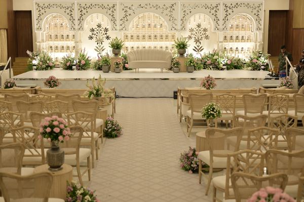 Wedding stage chiavari aisle at Siddharth Banquets, Andheri West Mumbai
